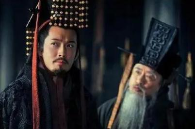 年少万兜鍪的意思(年少万兜鍪的原文及翻译)